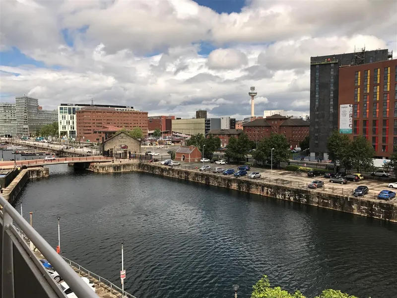 Flat Wapping in Liverpool
