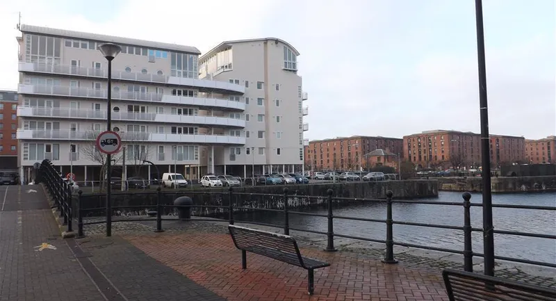 Flat Wapping in Liverpool