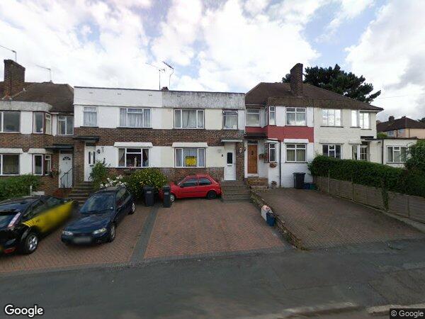 House Sundale Avenue in Greater London