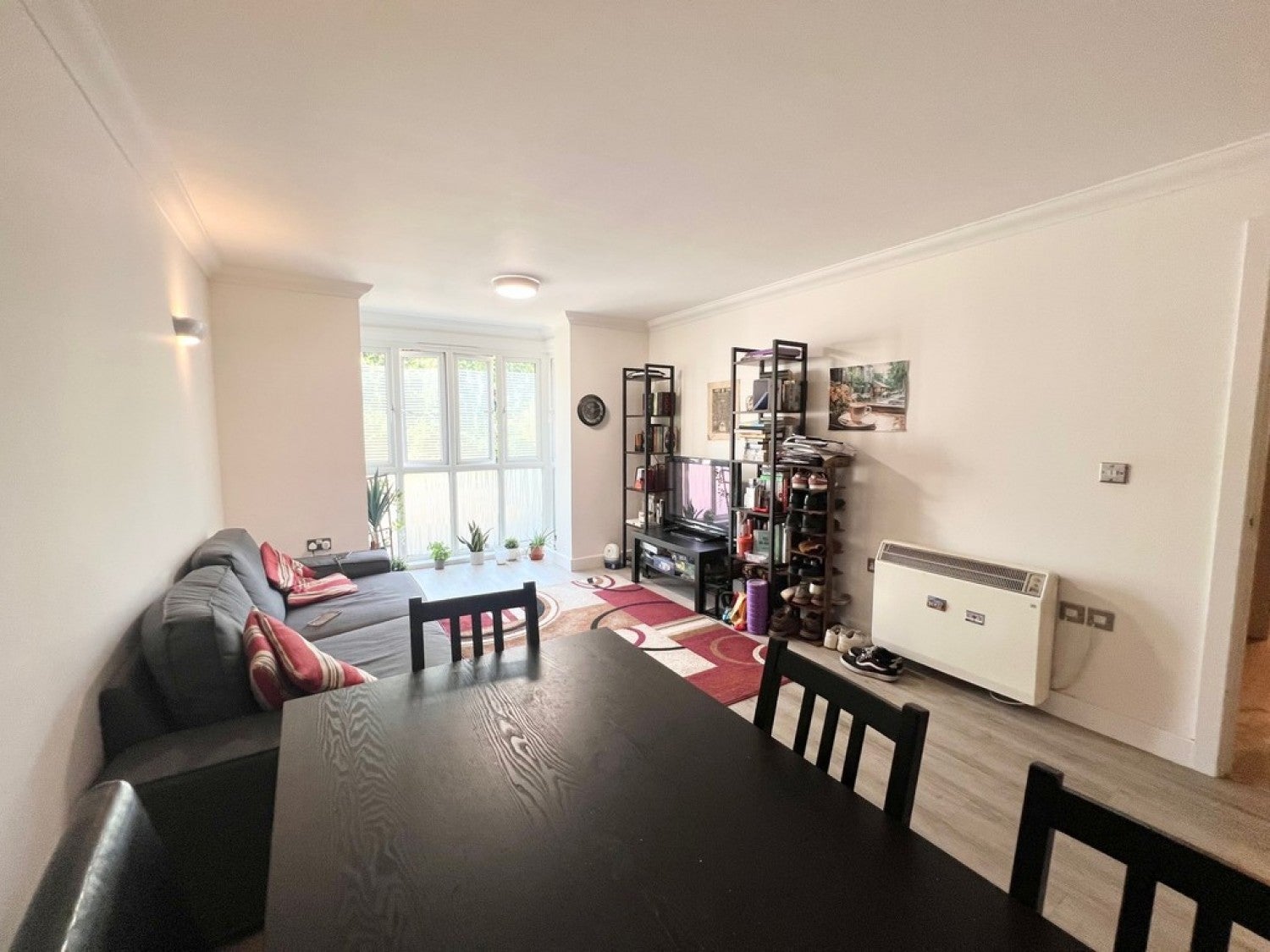 Flat Cherry Orchard Road in Greater London