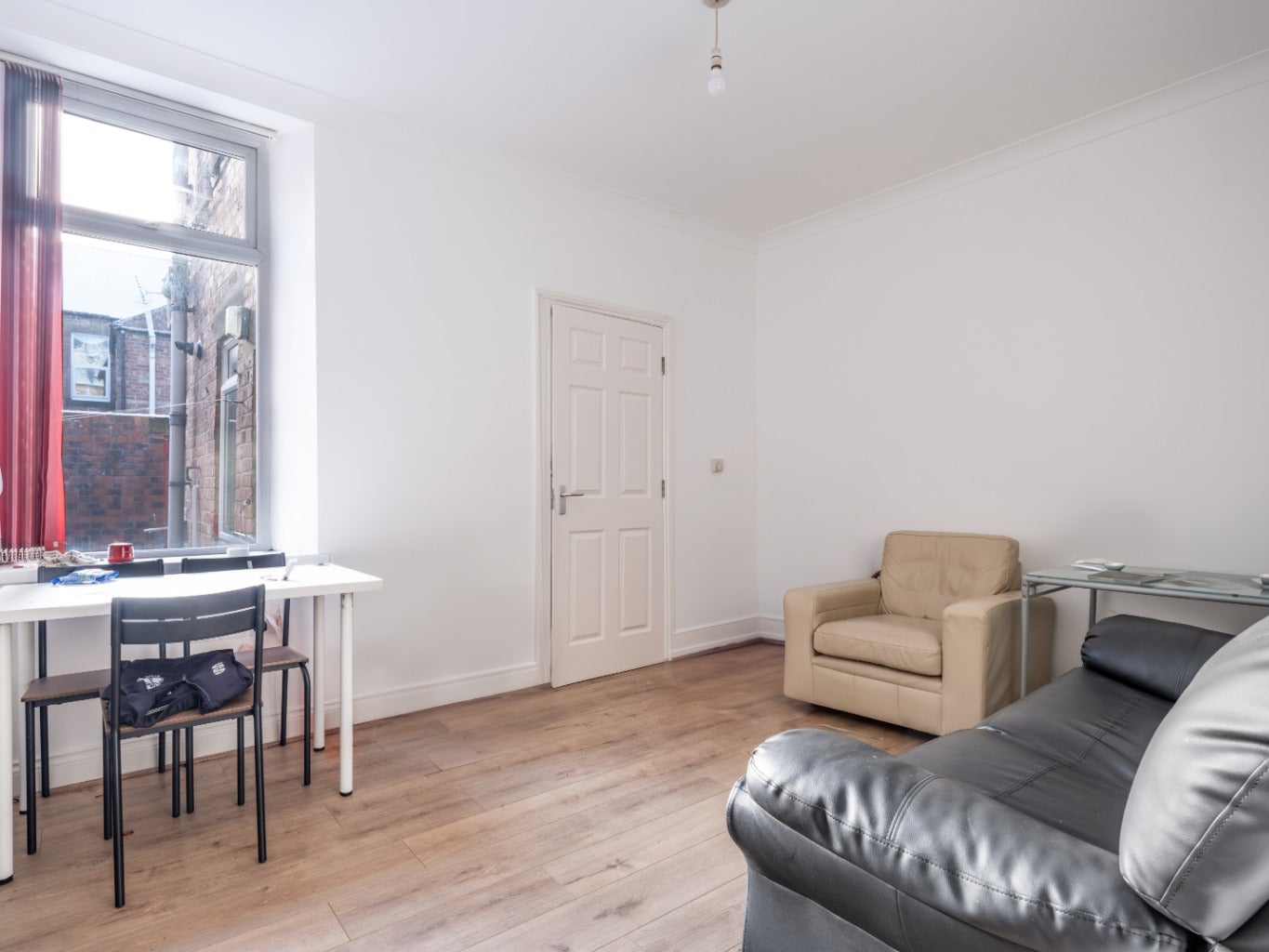 Flat Hazelwood Avenue in Newcastle upon Tyne
