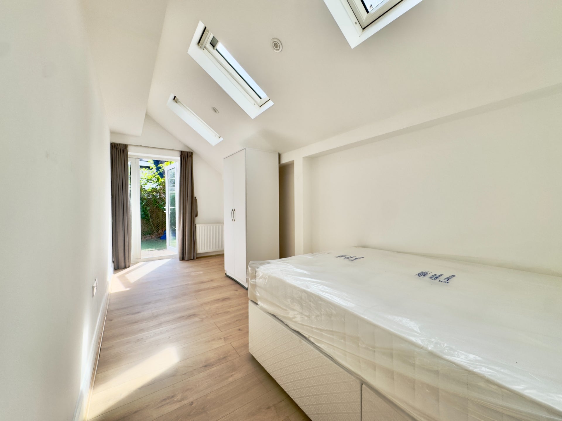 Room Napier Road in London