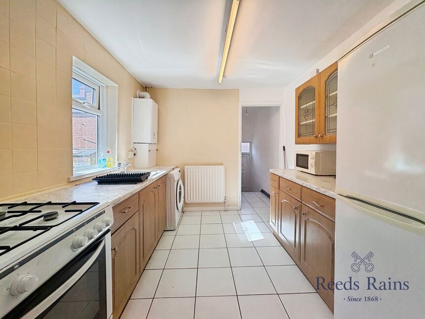 Flat Wingrove Avenue in Newcastle upon Tyne
