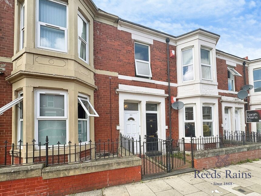 Flat Wingrove Avenue in Newcastle upon Tyne
