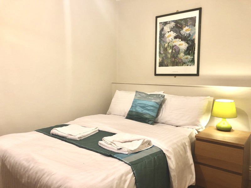 Flat Clapham Road in Greater London