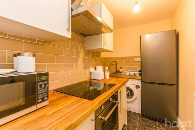 Flat Clapham Road in Greater London