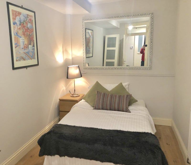 Flat Clapham Road in Greater London