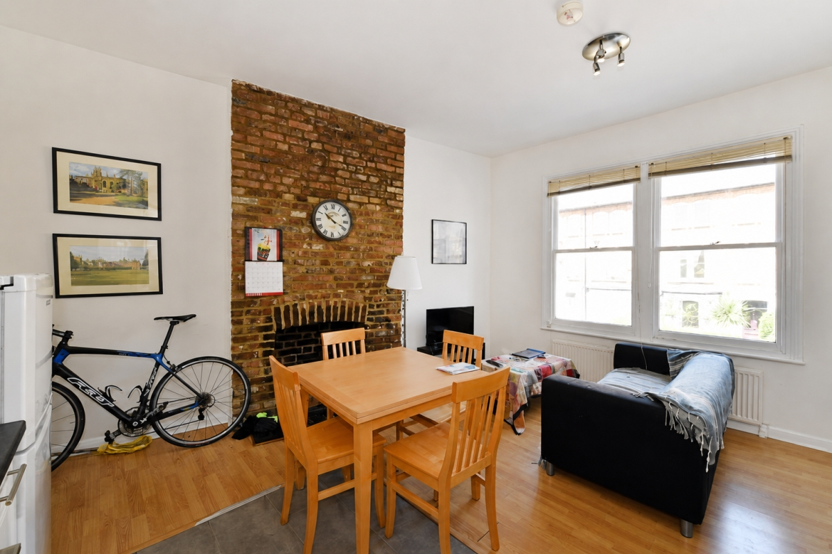 Flat Shaftesbury Road in Greater London