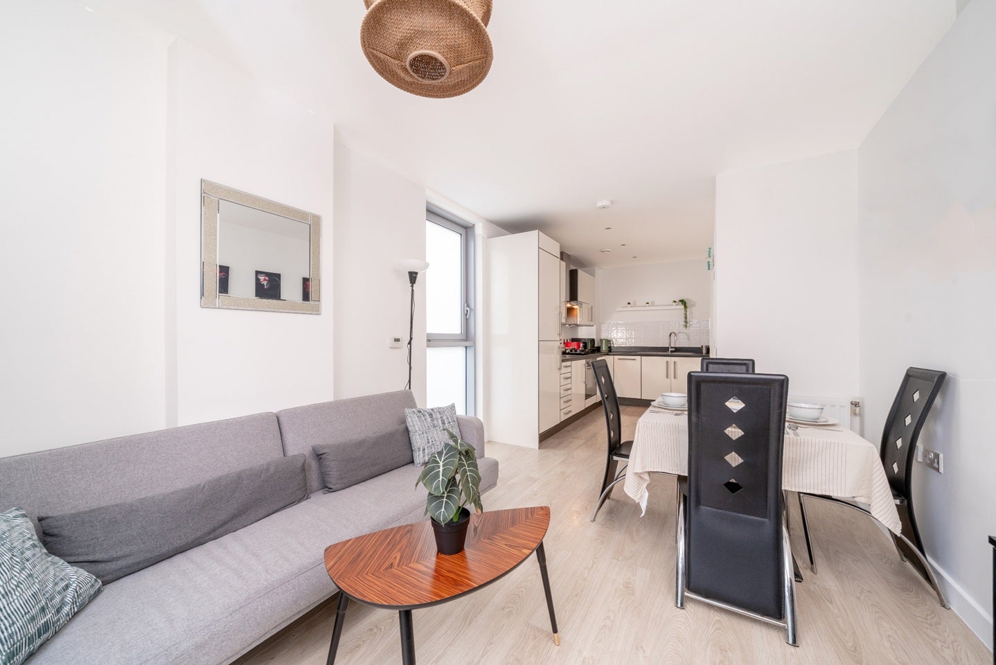 Flat Newark Street in Greater London
