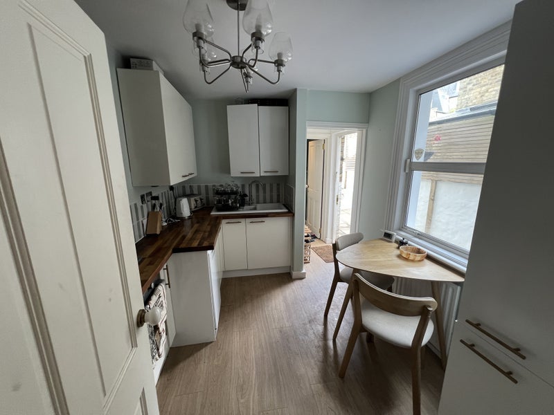 Room Fulham Palace Road in Greater London