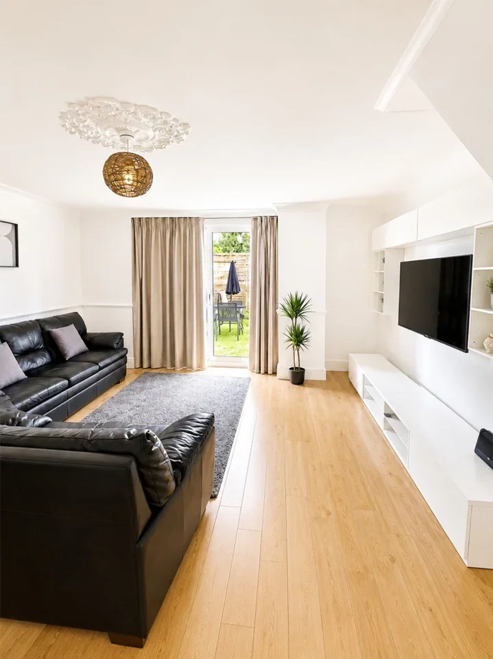 House Turnpike Close in Greater London