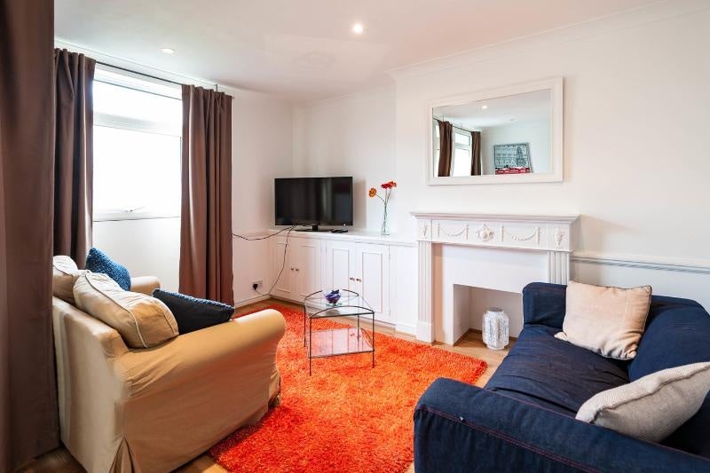 Flat Brock Place in Greater London