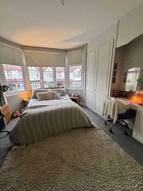 Room Gateside Road in Greater London