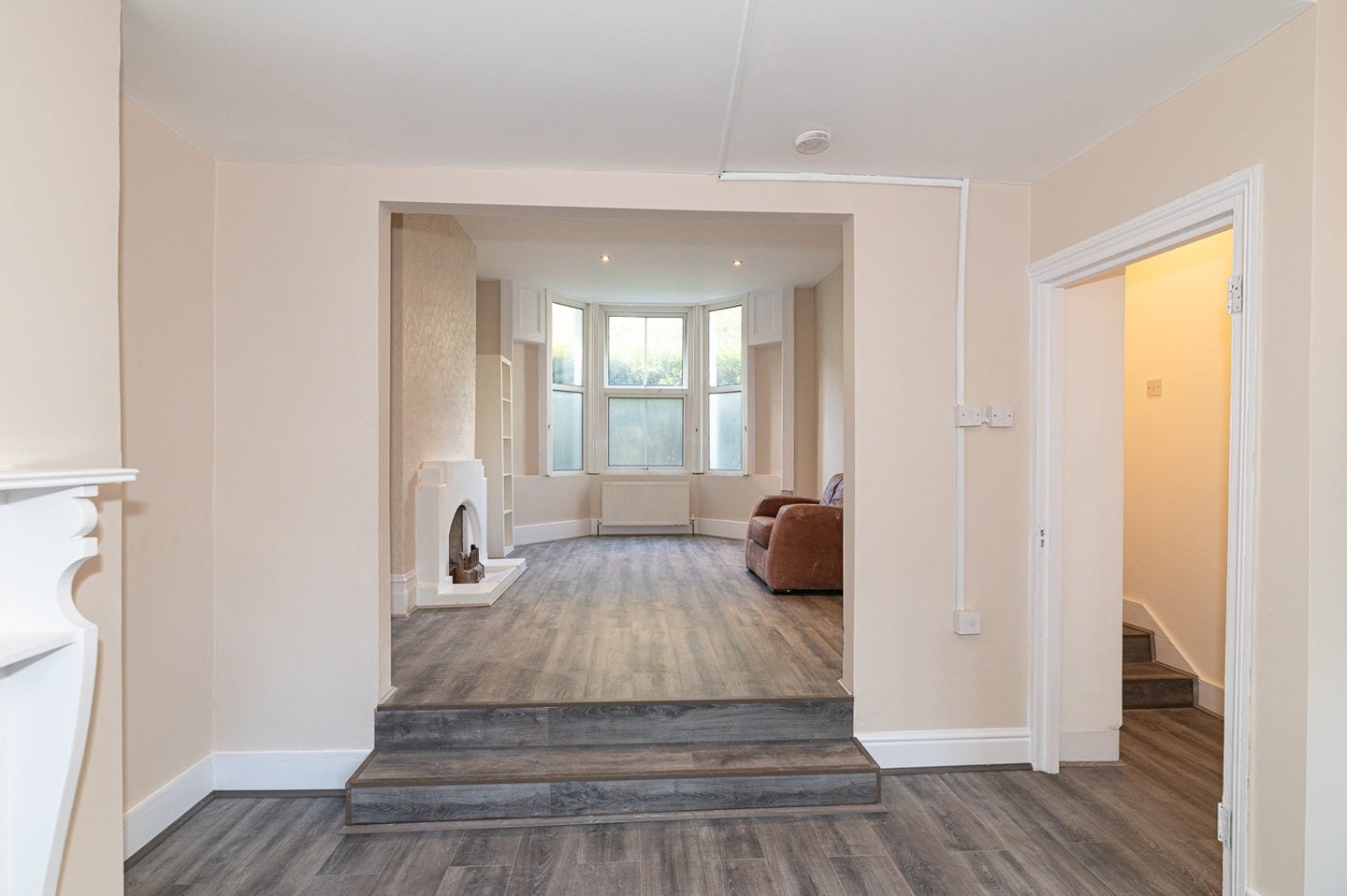 Flat Chantrey Road in Greater London