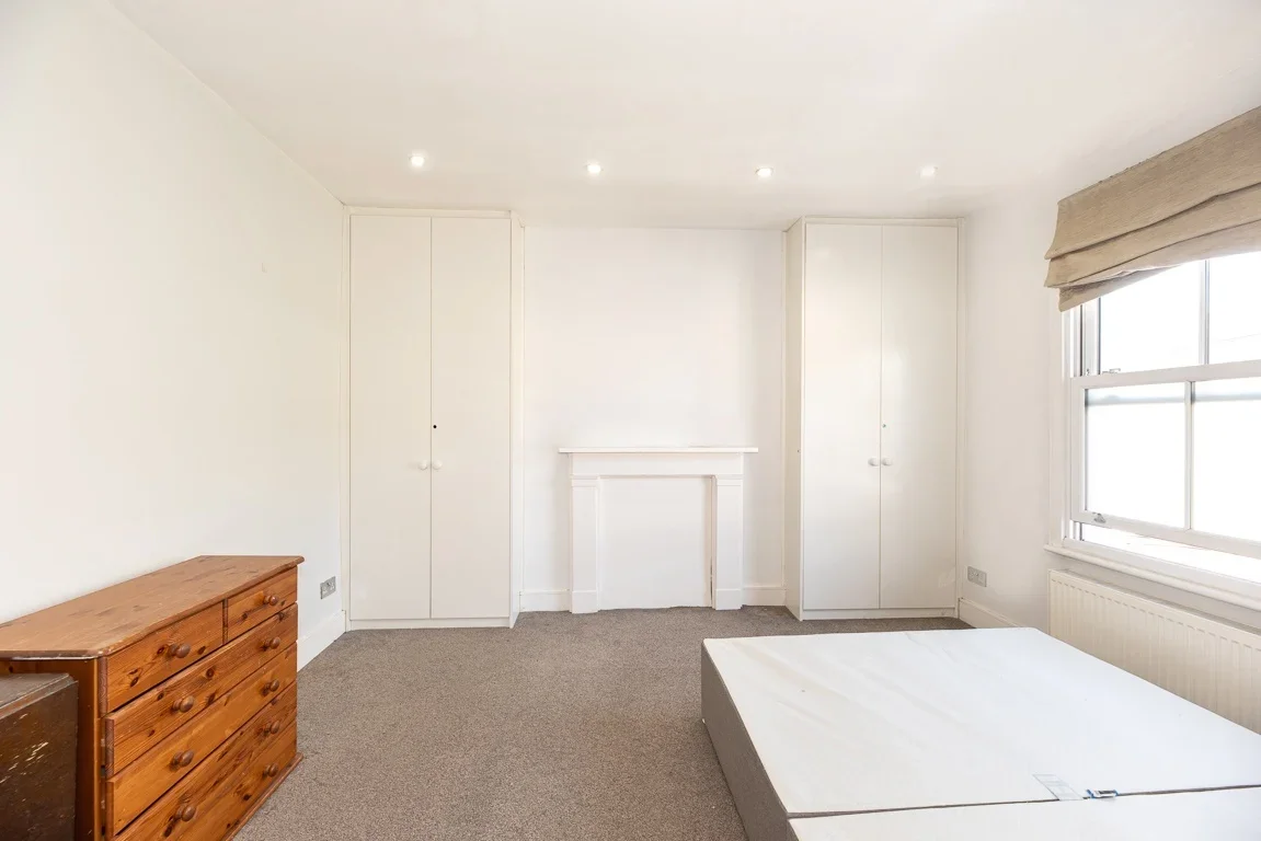 Flat Chantrey Road in Greater London
