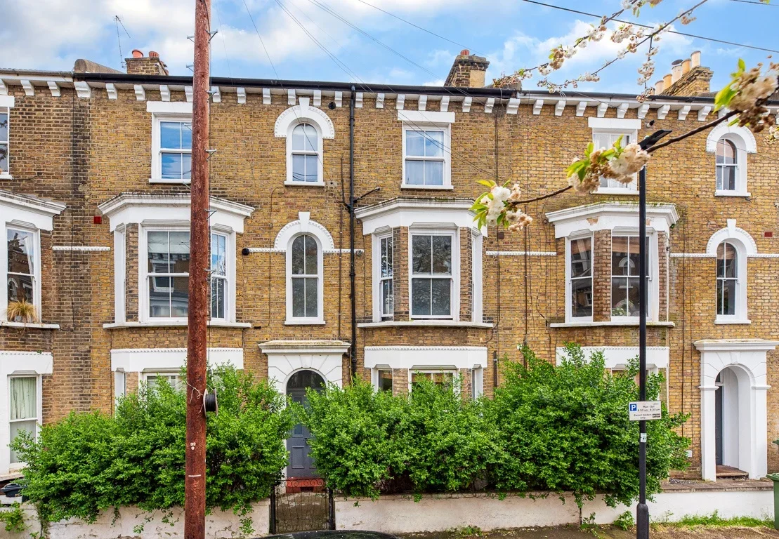 Flat Chantrey Road in Greater London