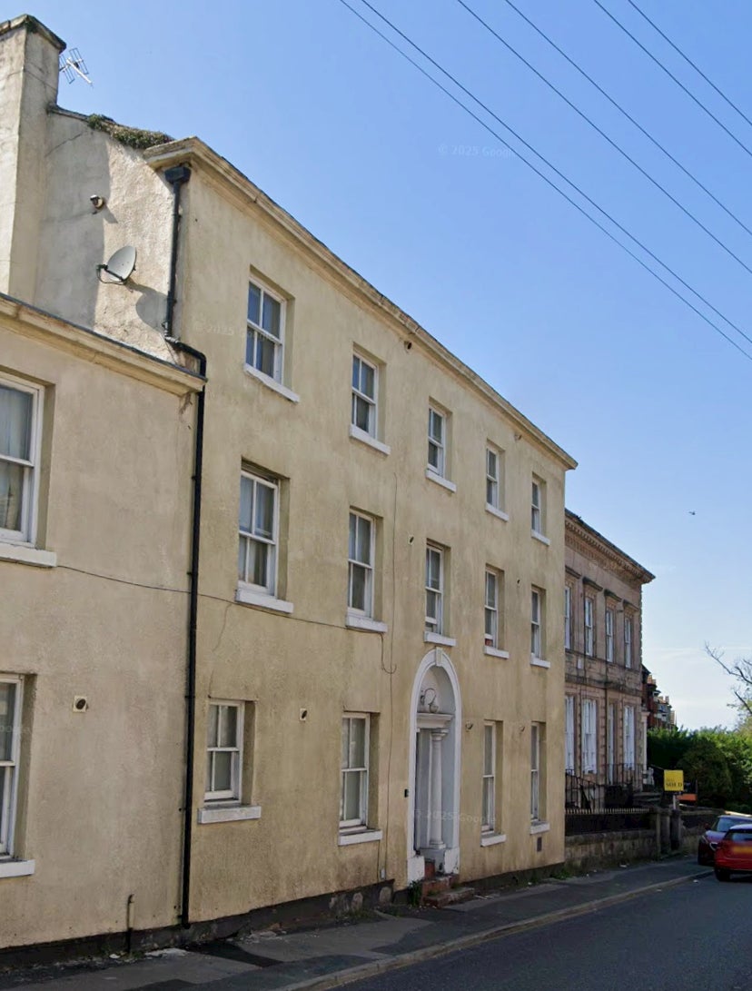 Flat Whetstone Lane in Birkenhead