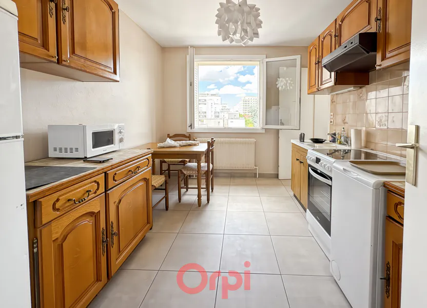 Appartement Route de Genas à Villeurbanne