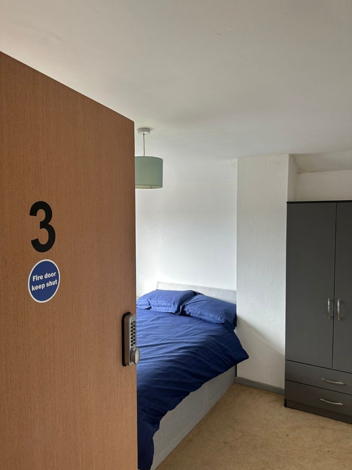 Room Lechlade Road in Birmingham