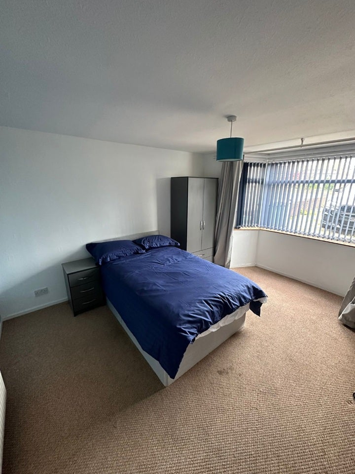 Room Lechlade Road in Birmingham