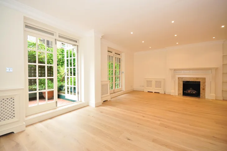 Flat Collingham Gardens in Greater London