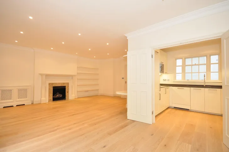 Flat Collingham Gardens in Greater London