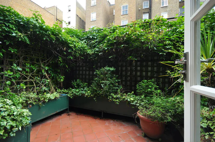 Flat Collingham Gardens in Greater London