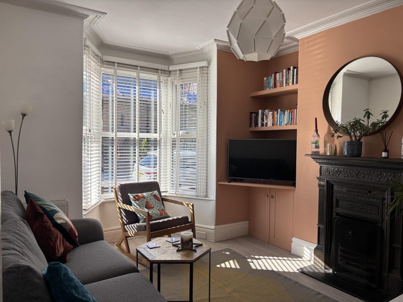 Room Tullibardine Road in Sheffield