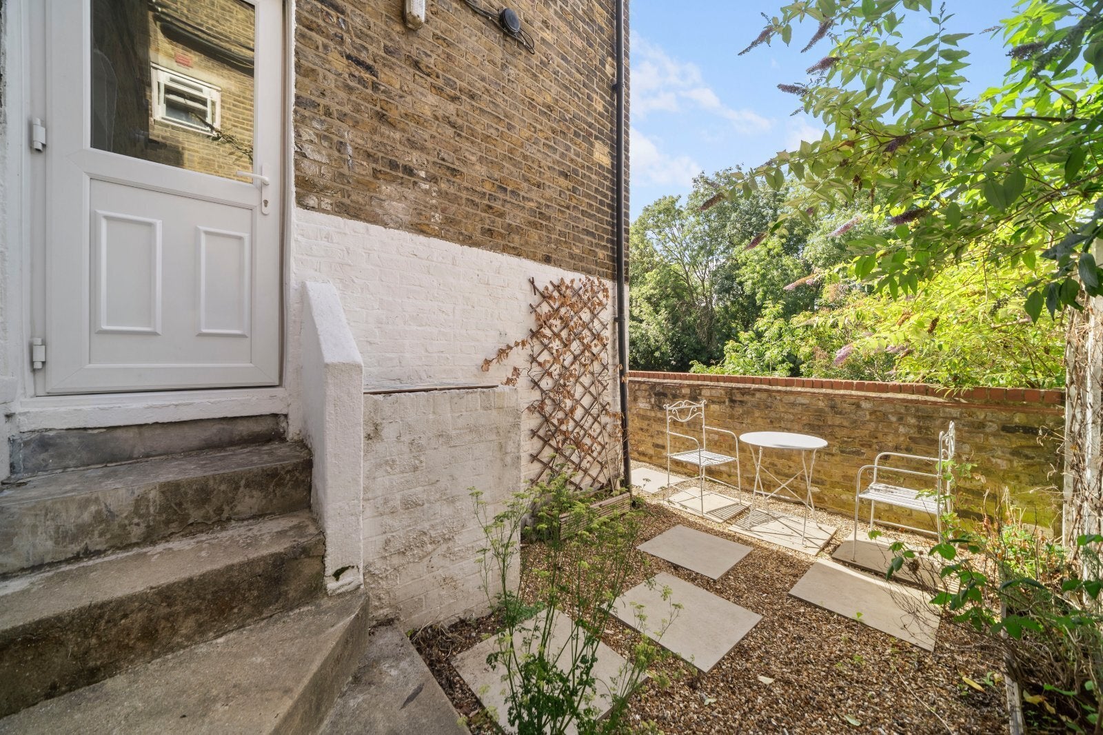 Flat Hormead Road in City of Westminster