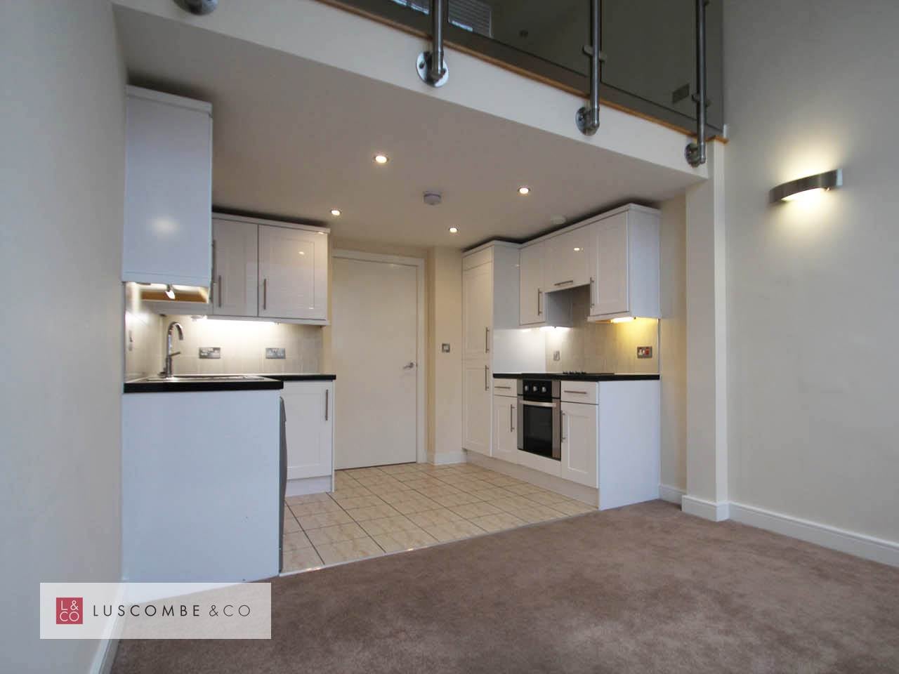 Flat Clarence Place in Newport