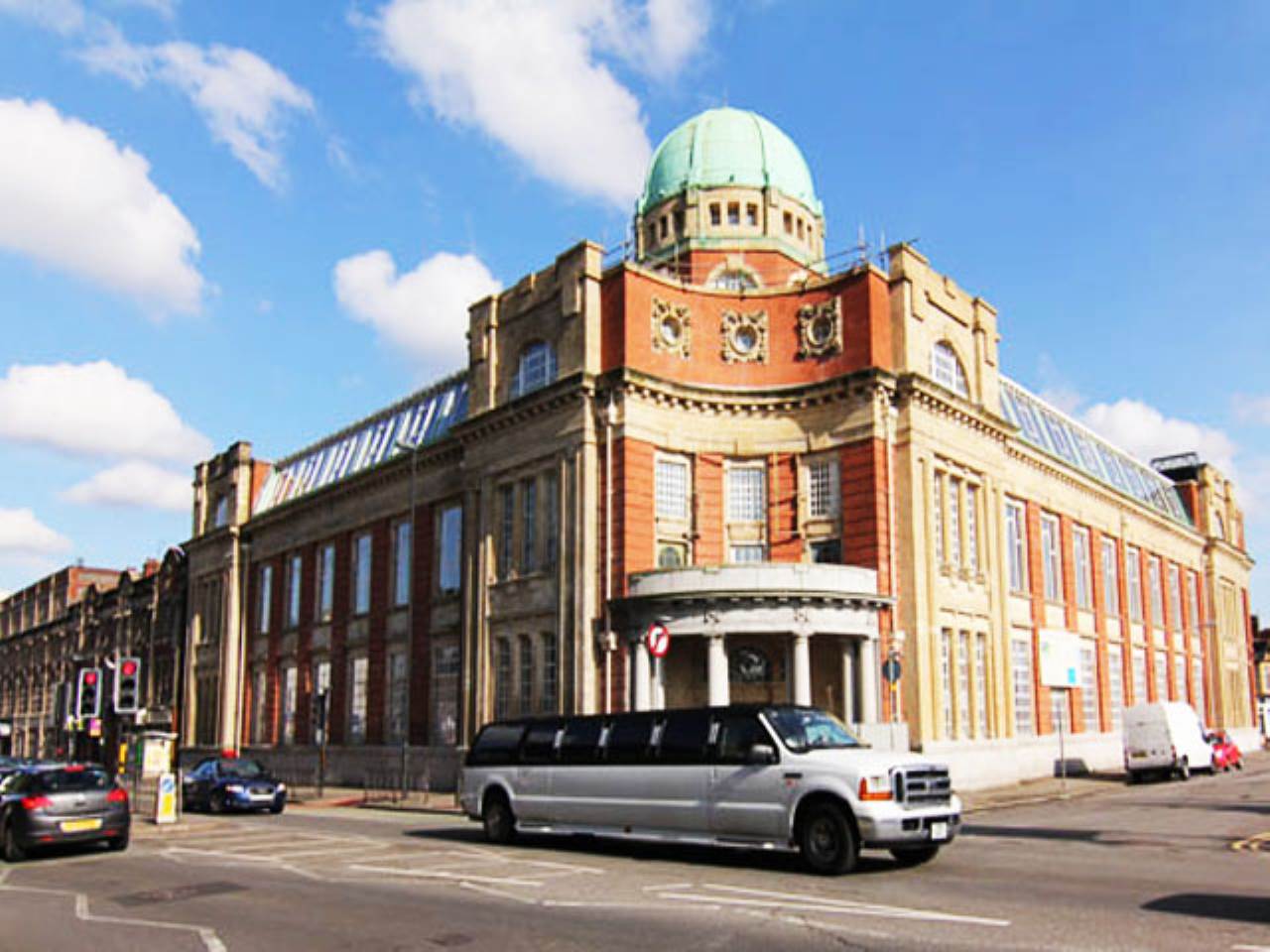 Flat Clarence Place in Newport