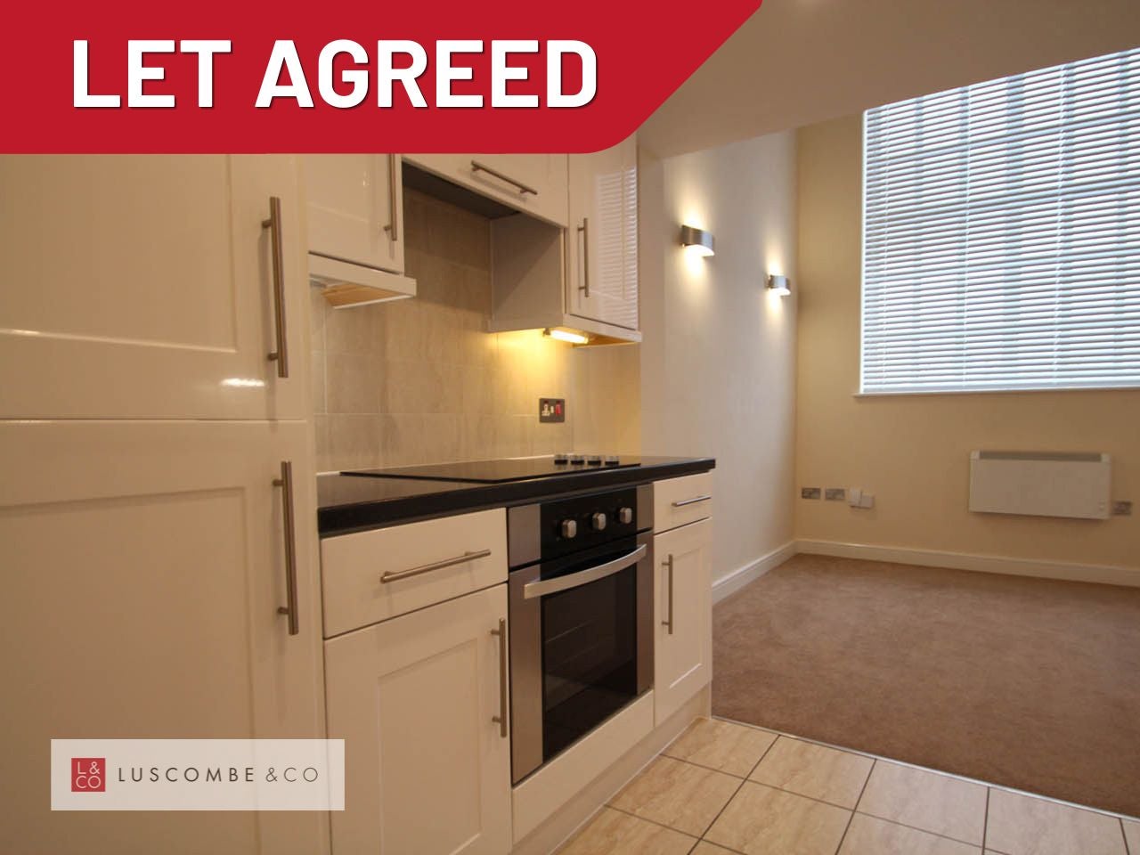 Flat Clarence Place in Newport