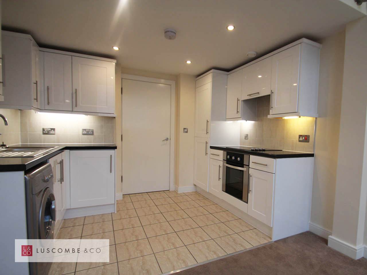 Flat Clarence Place in Newport