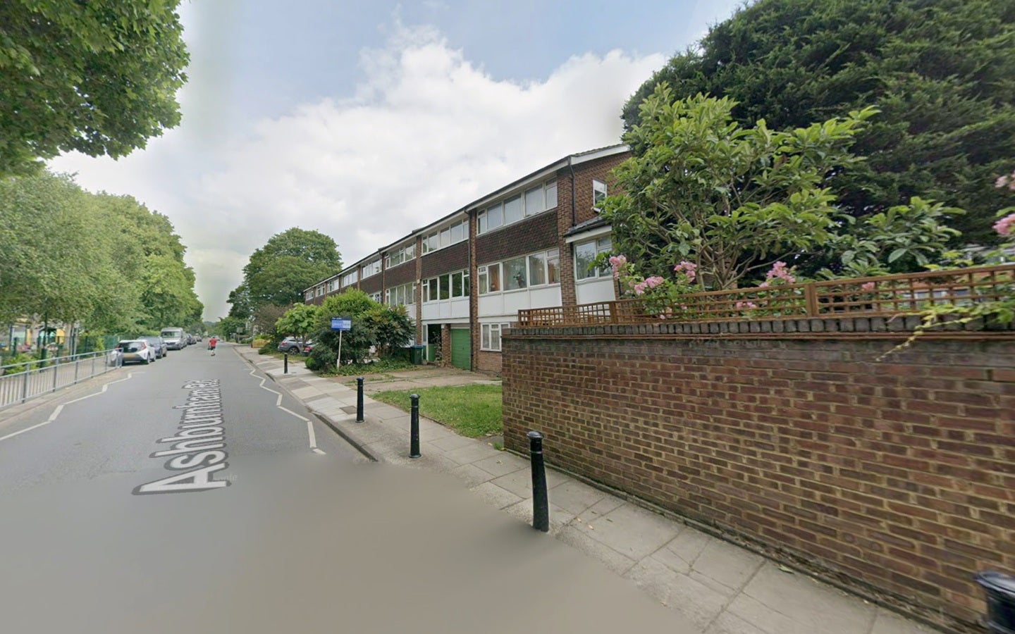 Flat Ashburnham Road in Greater London