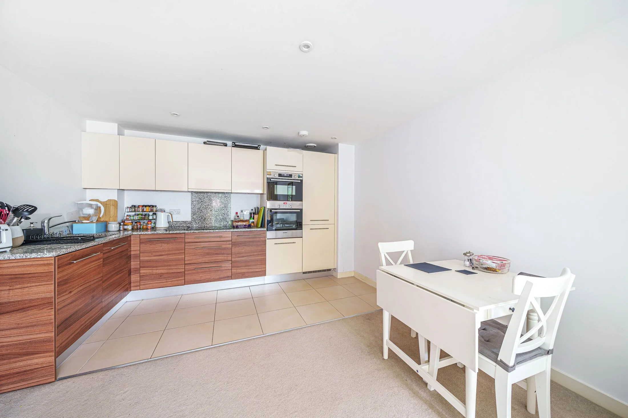 Flat Howard Road in Greater London