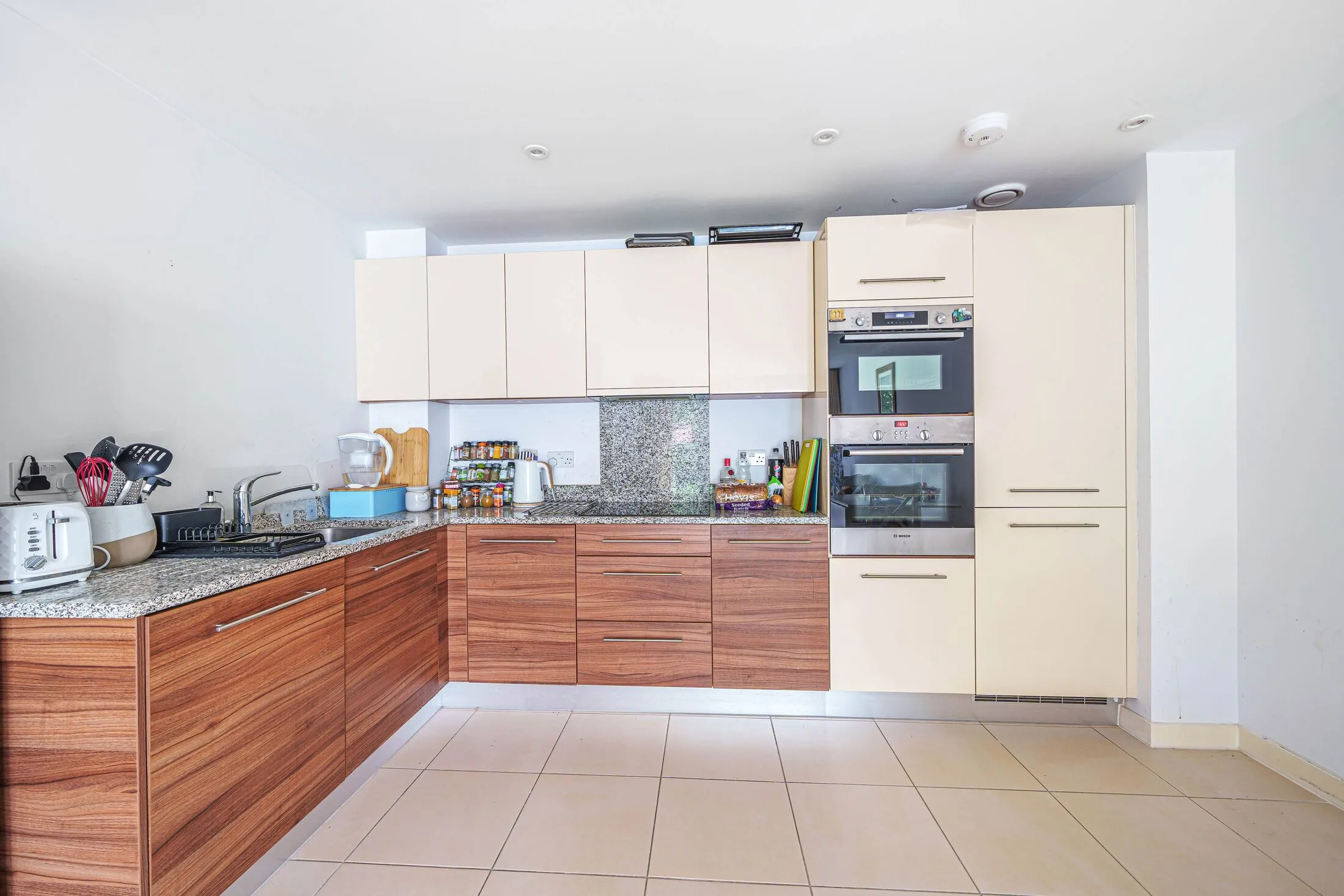 Flat Howard Road in Greater London