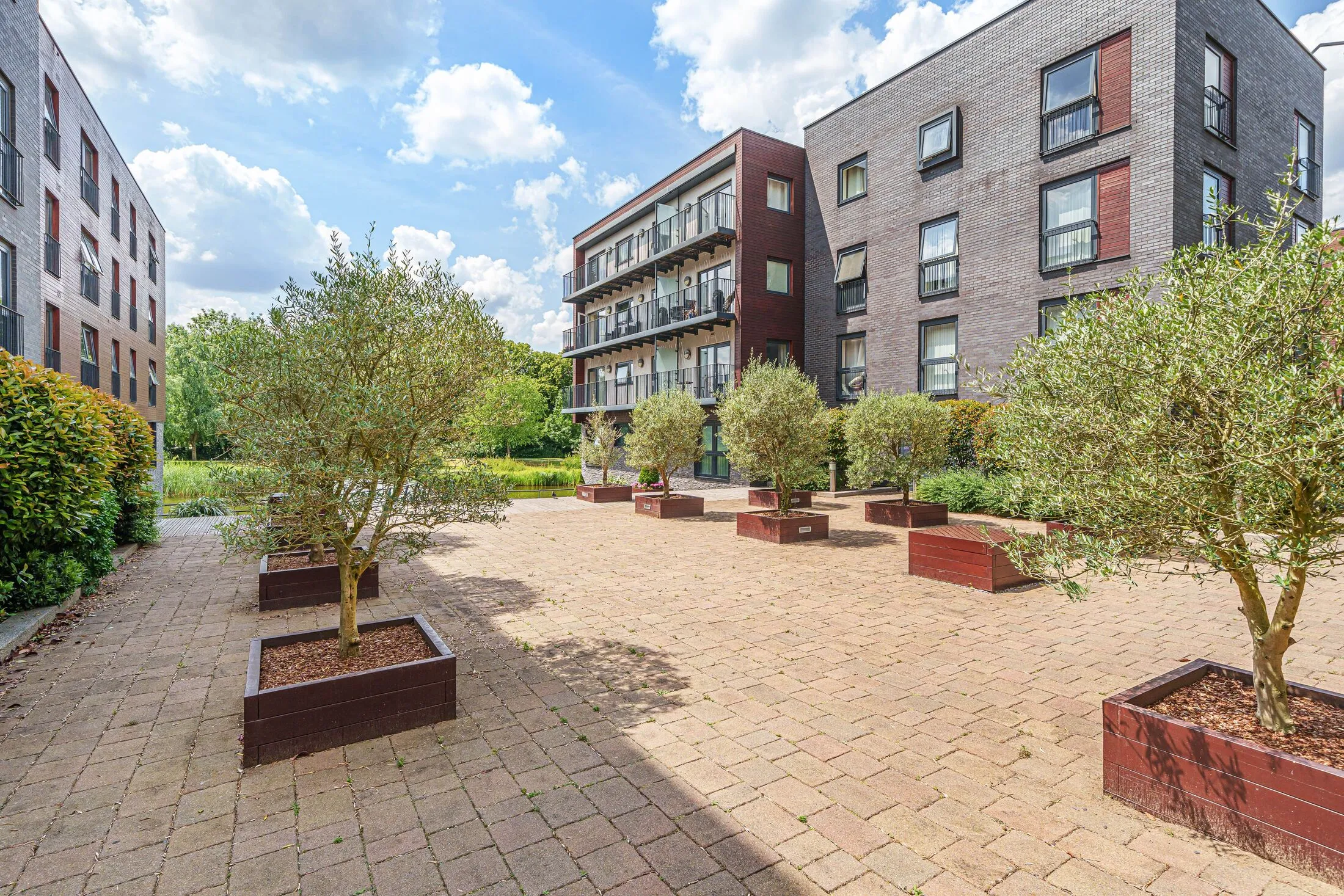 Flat Howard Road in Greater London