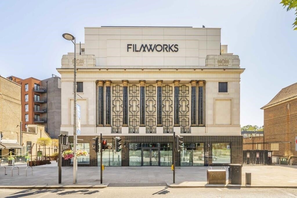 Flat Uxbridge Road in Greater London