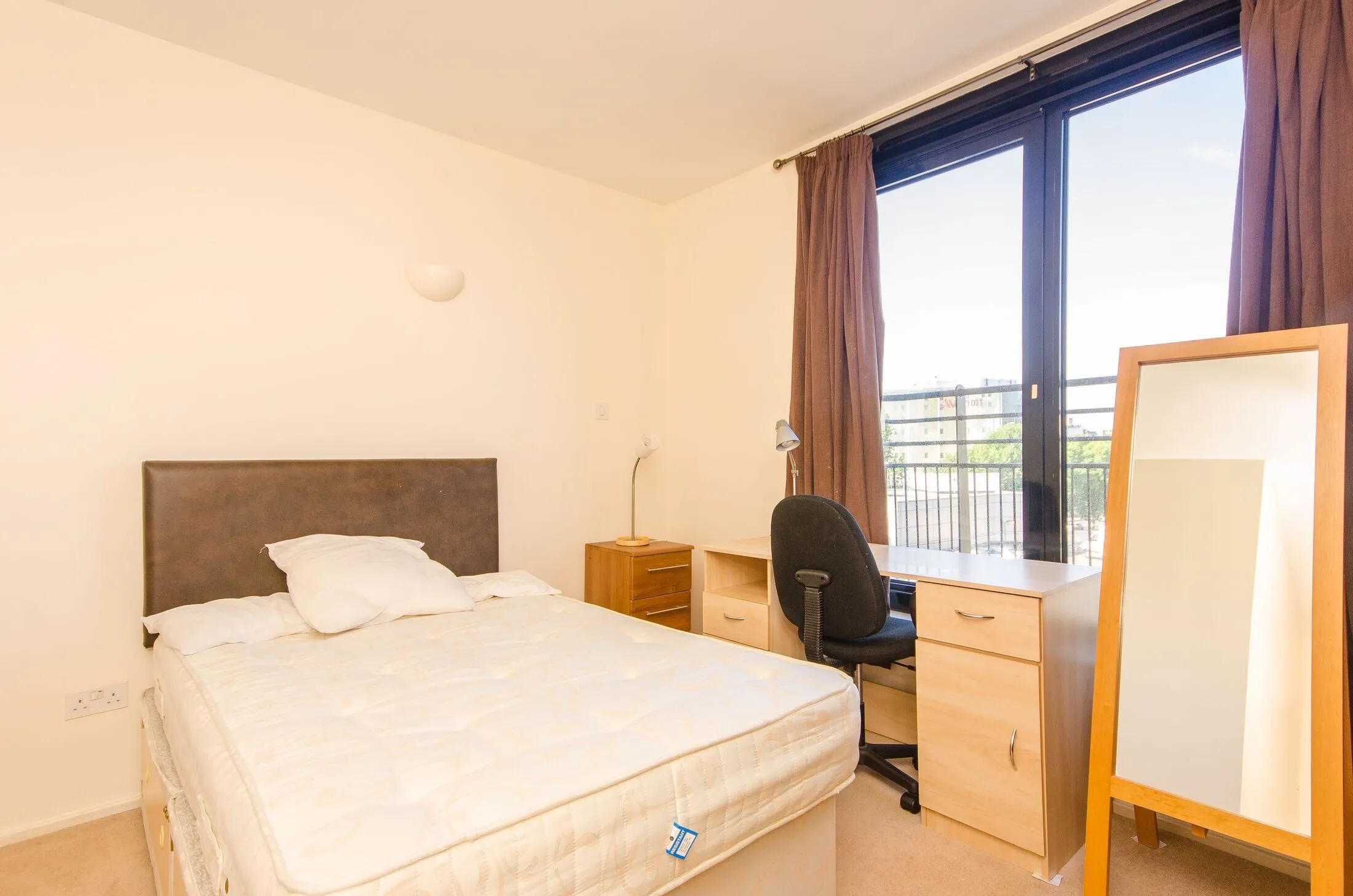 Flat Point W Access Road in Greater London
