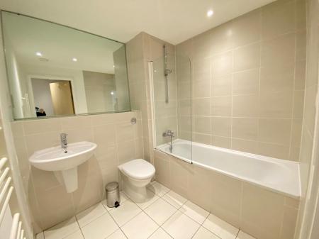 Flat Lower Ormond Street in Manchester