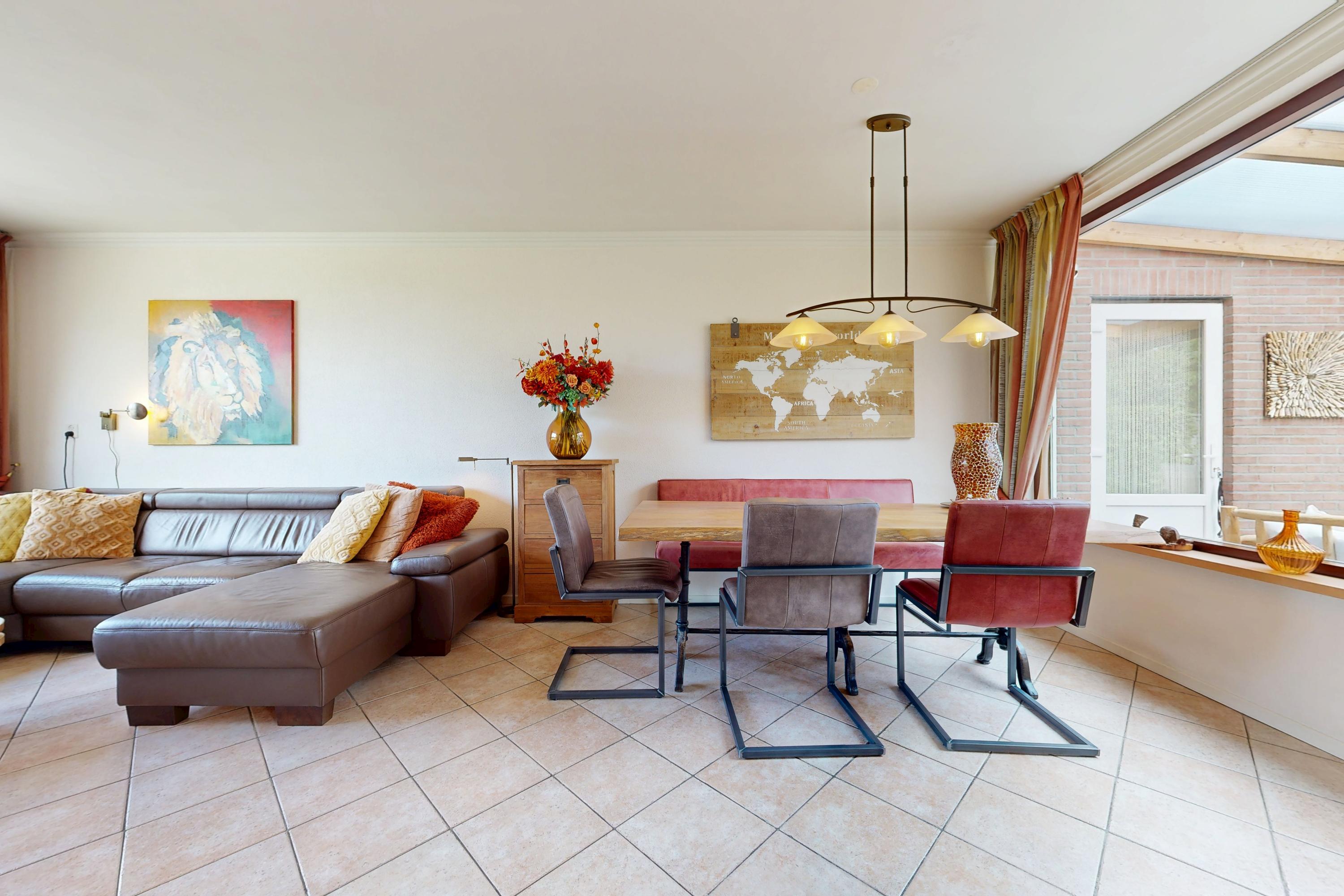 Hoekwoning te koop: Lisweg 355, Oostzaan