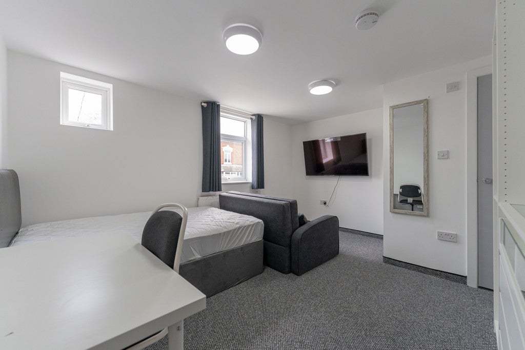Room Alton Road in Birmingham