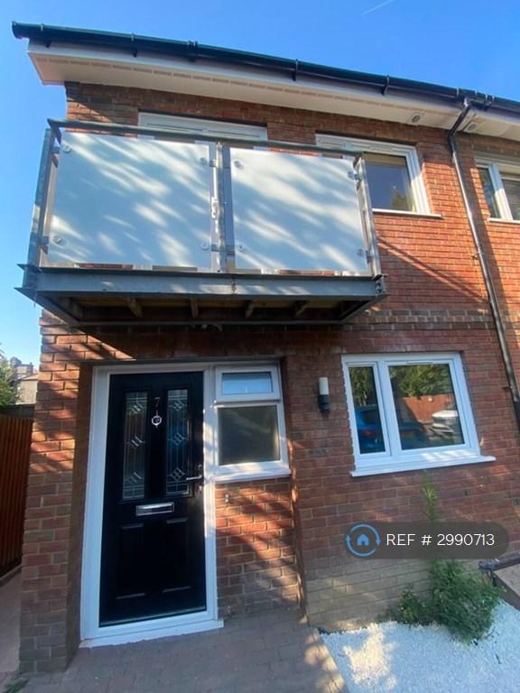 House Renshaw Close in Greater London