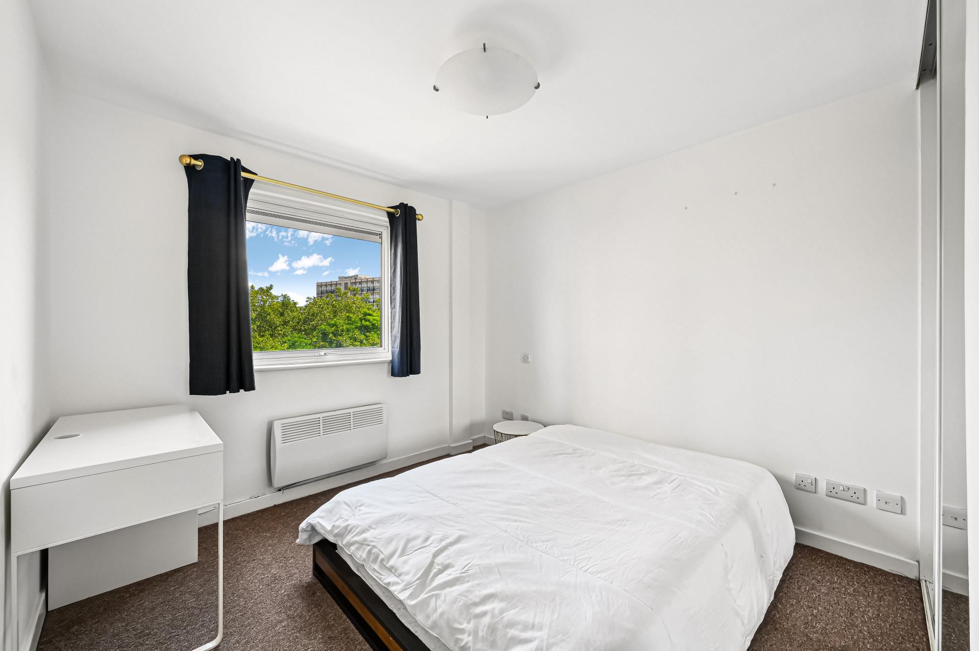 Flat Premiere Place in Greater London