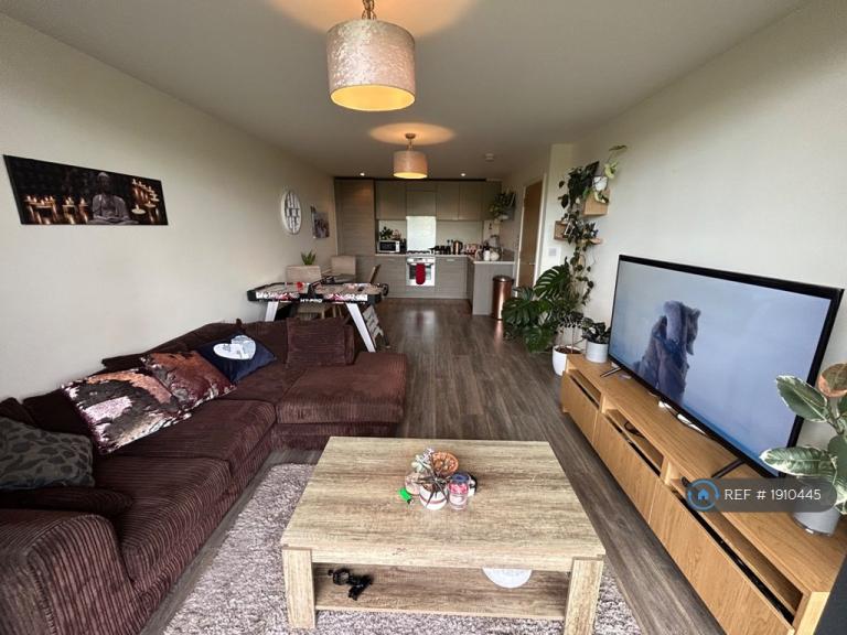 Flat Waterstone Way in Dartford