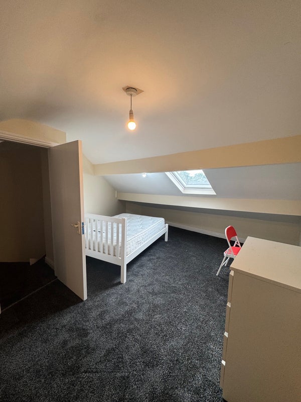Room Cornwall Street in Chadderton