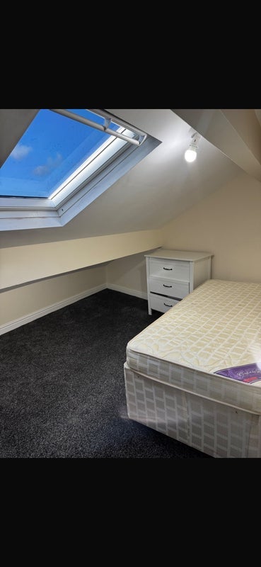 Room Cornwall Street in Chadderton