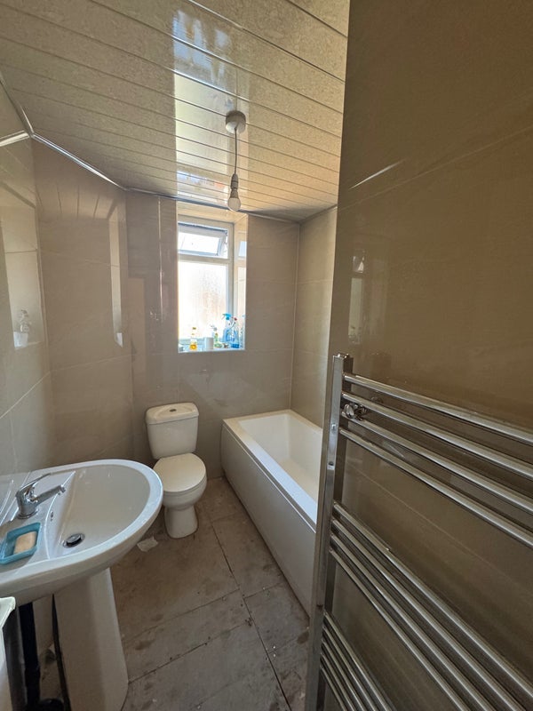 Room Cornwall Street in Chadderton