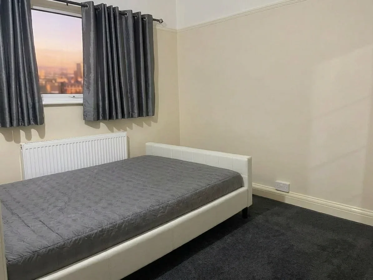 Flat Alexandra Avenue in Greater London