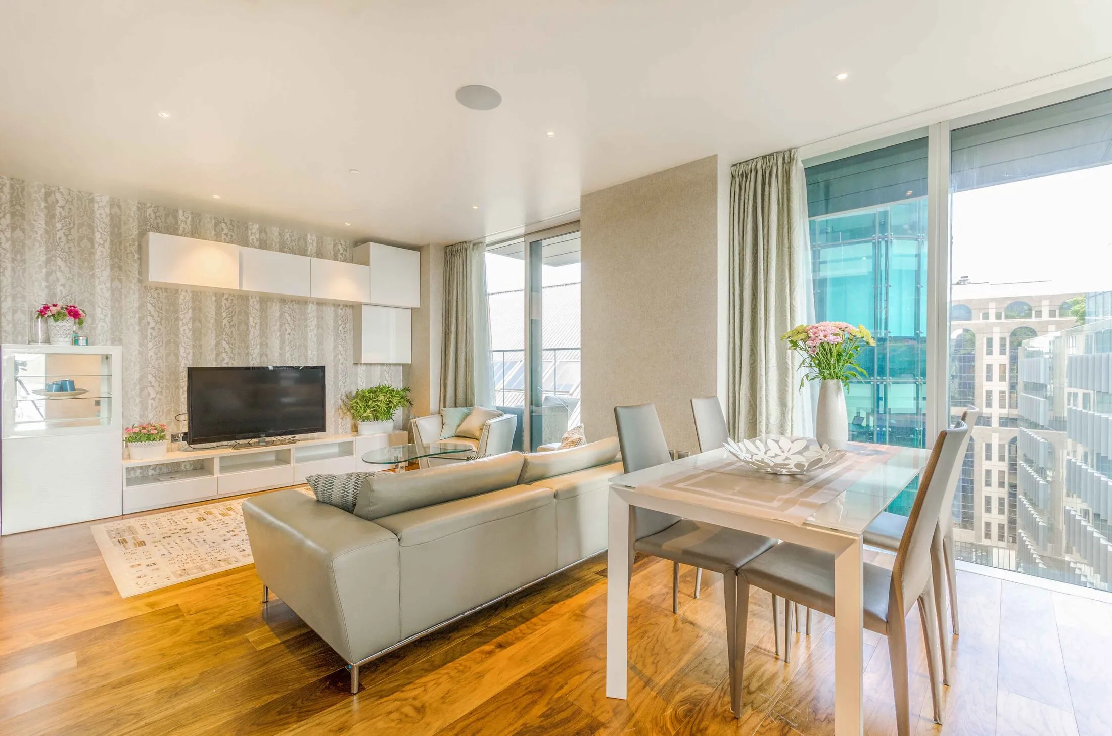 Flat Silk Street in City of London